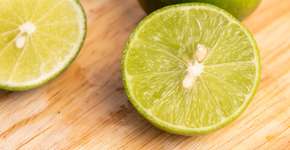 Saiba porque é bom sempre ter um limão cortado ao lado da cama