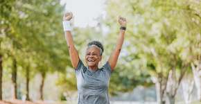 Caminhar mais de 7 mil passos por dia afasta a depressão, conclui estudo