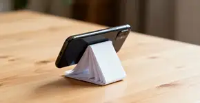 Transforme um clipe de papel em suporte de celular em segundos