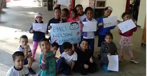 Escola vítima de racismo ganha novo nome: “EMEI Nelson Mandela”