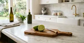 O balcão de mármore é muito resistente, mas nunca o deixe perto de limão ou vinagre