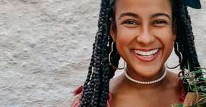 Campanha traz lenços, flores e gentilezas em combate ao câncer de mama