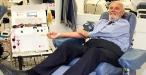 Doador de sangue de 78 anos salva 2 milhões de bebês