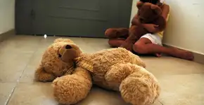 Pai estupra filha de 8 anos e filma o crime com o celular