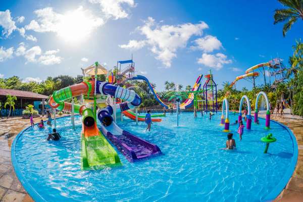 OOBA, um playground aquático, cheio de cor, movimento e aventura 