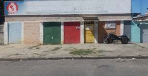 Creche que atende 250 crianças no Rio tenta reformar sua fachada