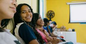 Projeto oferece curso gratuito de educação financeira e produção cultural para jovens em SP e BH 