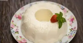 Pudim gelado de coco que não precisa ir ao forno