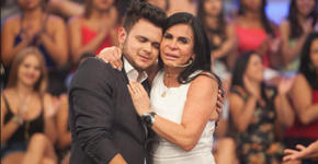 Gretchen reencontra filho que trabalha como faxineiro