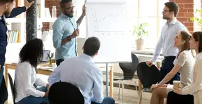 CIEE oferece curso gratuito para jovens que querem atuar no mercado financeiro