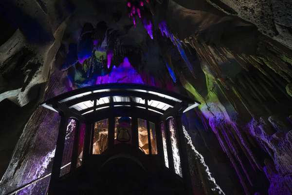 Interior da nova Big Thunder Mountain Railroad!