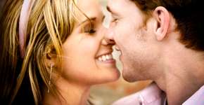 Pesquisa revela que muitas culturas não aprovam o beijo romântico ou sexual