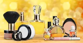 Época Cosméticos oferece perfumes e maquiagens com até 70% OFF