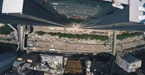 Jovem Russa desafia as alturas em fotos impressionantes