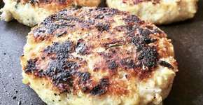 Hambúrguer de grão-de-bico sabor frango