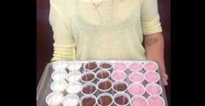 Universitária vende doces para ajudar jovens de baixa renda