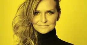 Fernanda Rodrigues muda visual e fica loiríssima para novela