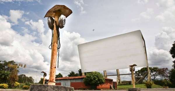 Cine Drive-in lança campanha de financiamento coletivo para pagar novo projetor digital do espaço. Foto: Antonio Araújo/UOL Mais