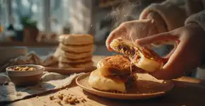 Panqueca coreana esconde recheio adocicado por dentro e fica pronta em apenas 1 hora de preparo