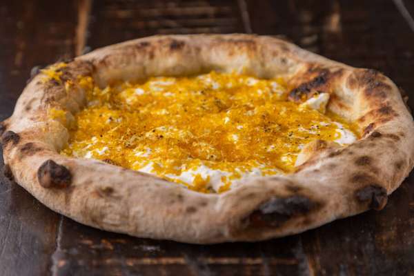 Pier Paolo Picchi foi de stracciatella, bottarga e um toque cítrico com limão siciliano