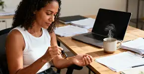 A solução para aquele estresse no trabalho cabe na gaveta