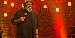 Jorge Aragão recebe Sombrinha para roda no Camisa Verde e Branco