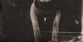 Utilizando antigas técnicas de revelação, fotógrafa cria imagens envelhecidas de atores contemporâneos