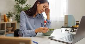 Psiquiatra de Harvard ensina como aliviar a ansiedade com comida