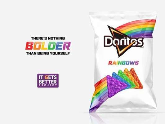 Os salgadinhos vêm com as cores da bandeira LGBT (Divulgação/Doritos)