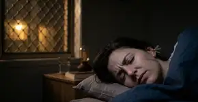 Por que os mosquitos gostam de voar perto do seu ouvido enquanto você está dormindo?