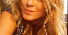 Carolina Dieckmann posta foto sem maquiagem e recebe elogios