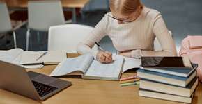 UFAL lança edital para concurso público com vagas em libras