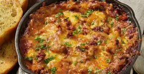 A lasanha de frigideira que vai salvar o seu jantar em 20 minutos