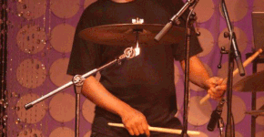 Jam da Silva se apresenta no Prata da Casa