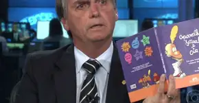 Bolsonaro ignora TSE e volta a citar kit gay em propaganda