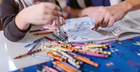 Descubra como a ludoterapia pode mudar a vida de uma criança