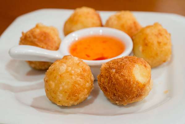 Bolinhas de Queso - Tapas Y Besos