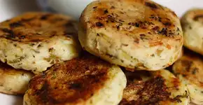 Bolinhos de batata com brócolis deliciosos