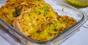 Salmão com molho de maracujá para um almoço delicioso