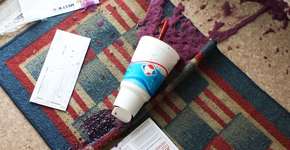 Menino faz a maior bagunça em café e pai dá lição de acolhimento