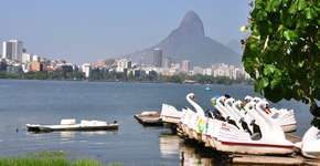 Lagoa Rodrigo de Freitas tem aulão de yoga