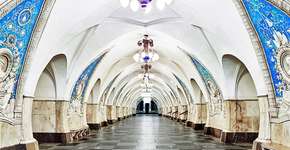 Conheça a arquitetura e a decoração ostentosa do metrô da Rússia