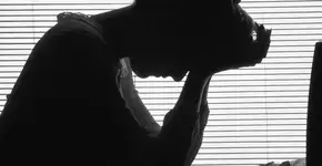 Ansiedade, depressão e medo são sentimentos comuns no ambiente de trabalho