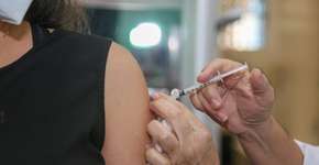 Anvisa alerta sobre casos raros de síndrome após vacina da covid