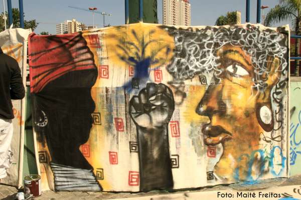 Caminhada pela Paz realizada pelo Pólis em 2013  (Arte de Nene Surreal e Osmar Dantas)