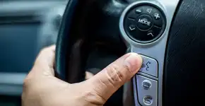 Sinal pouco conhecido de Alzheimer pode acontecer ao dirigir